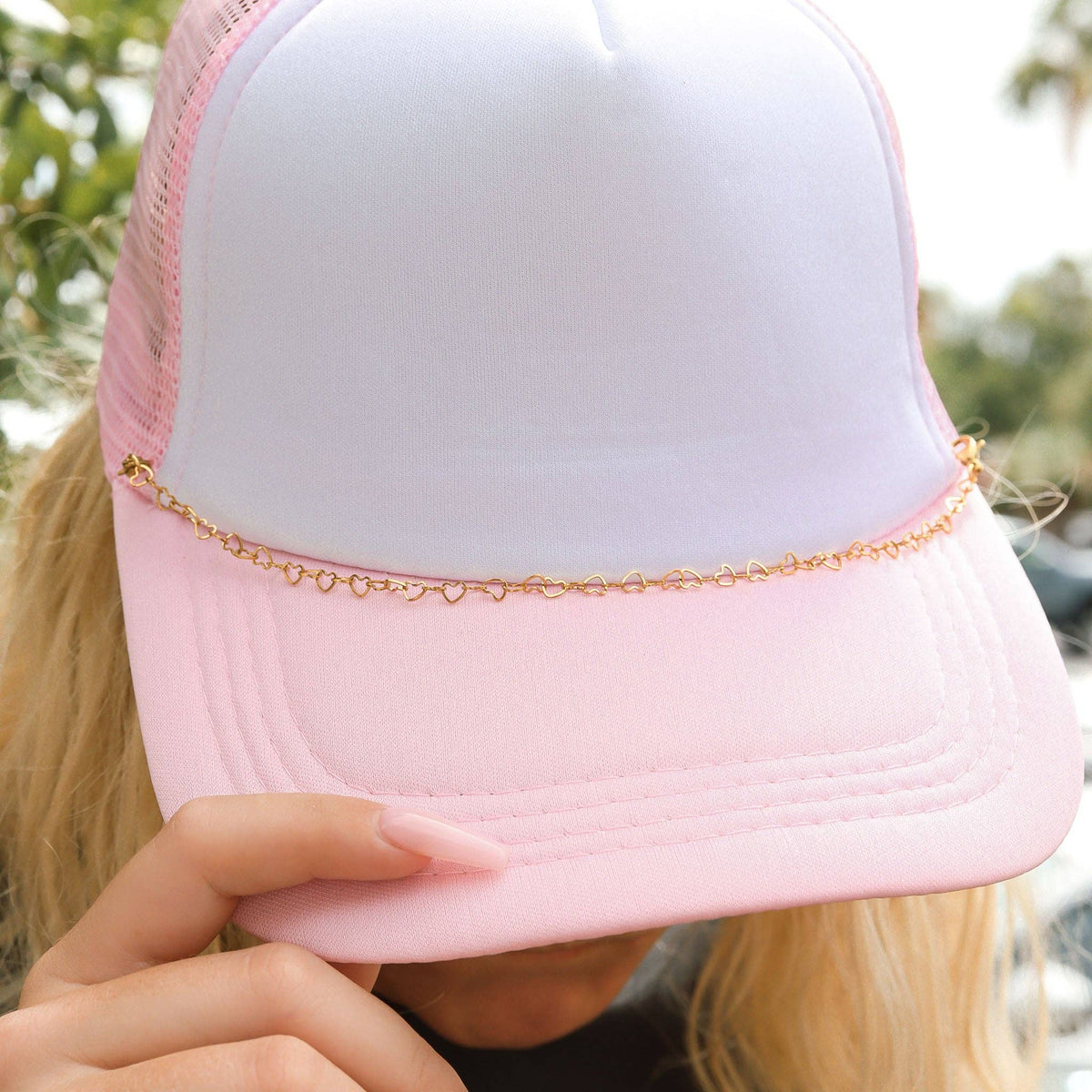 Trucker Hat Chain: 18K Gold PVD Stainless Steel Heart: Gold