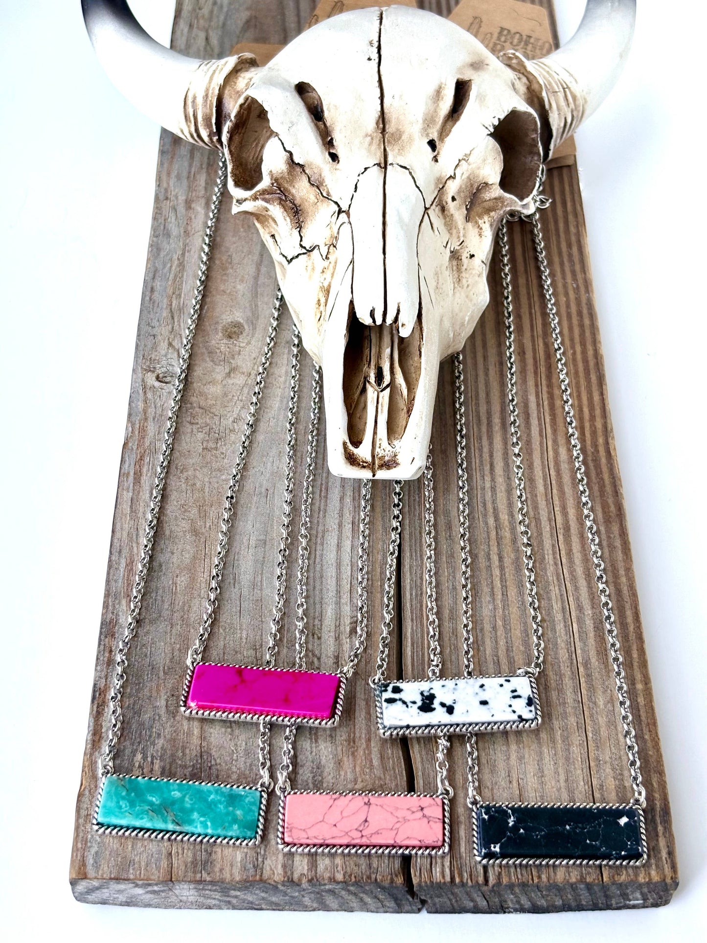 Western Style Stone Bar Pendant Necklace: Black