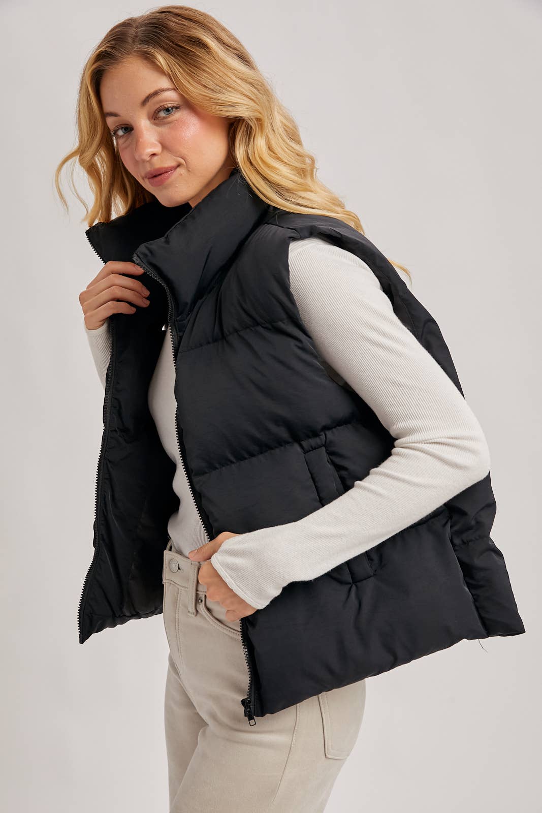 ZIPPER FRONT PUFFER VEST: Black
