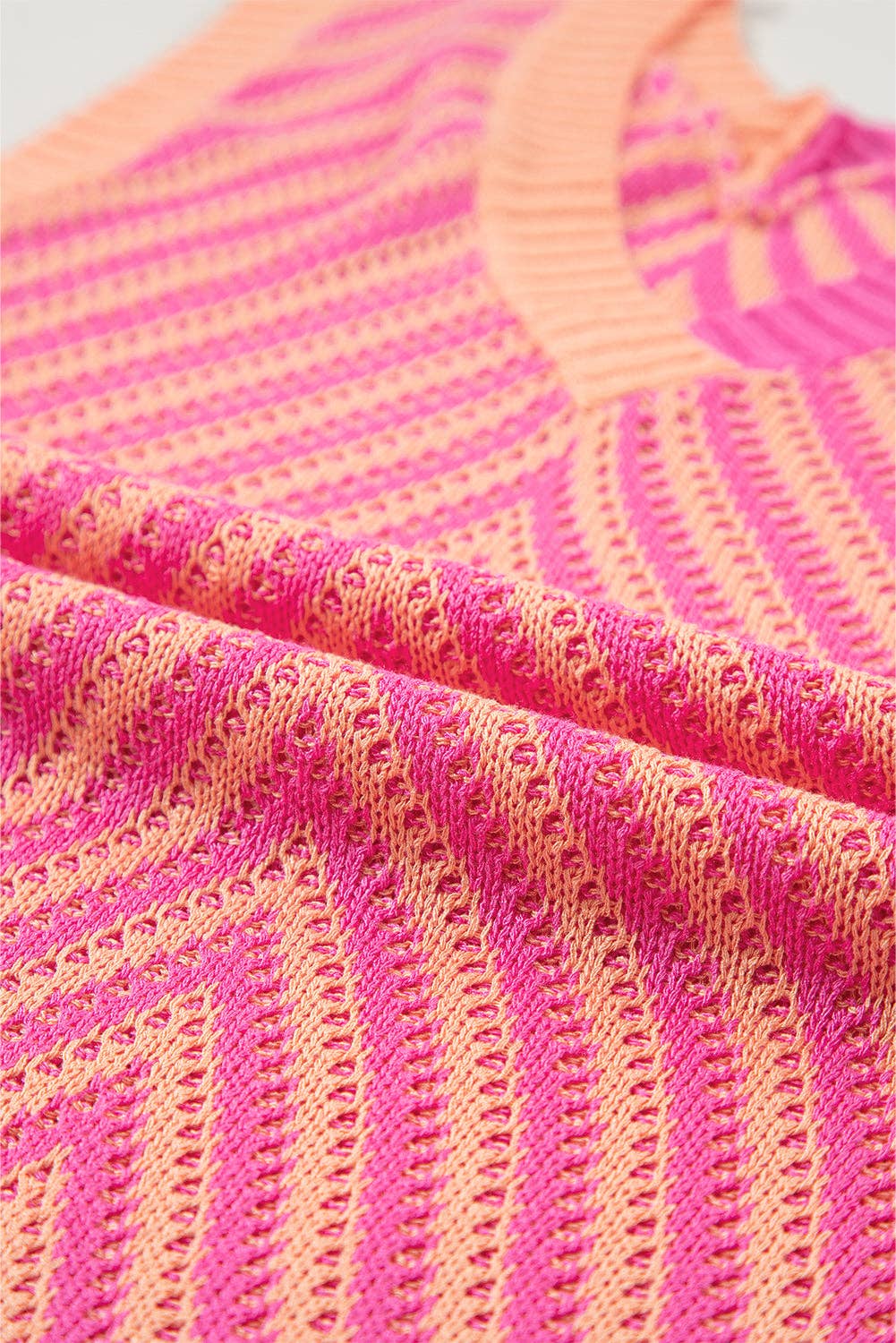 Strawberry Pink Contrast Chevron Knit V Neck Sweater Vest: Strawberry Pink / 100%Viscose