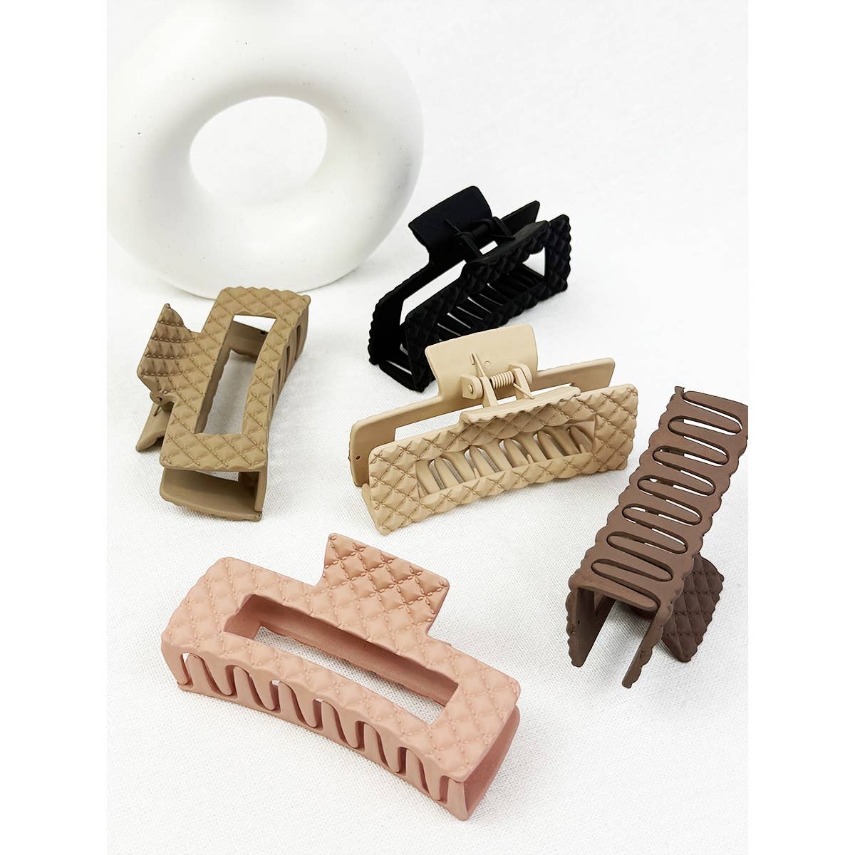 Neutral Color Embossed Cut Out Rectangle Hair Claw: MIX COLOR