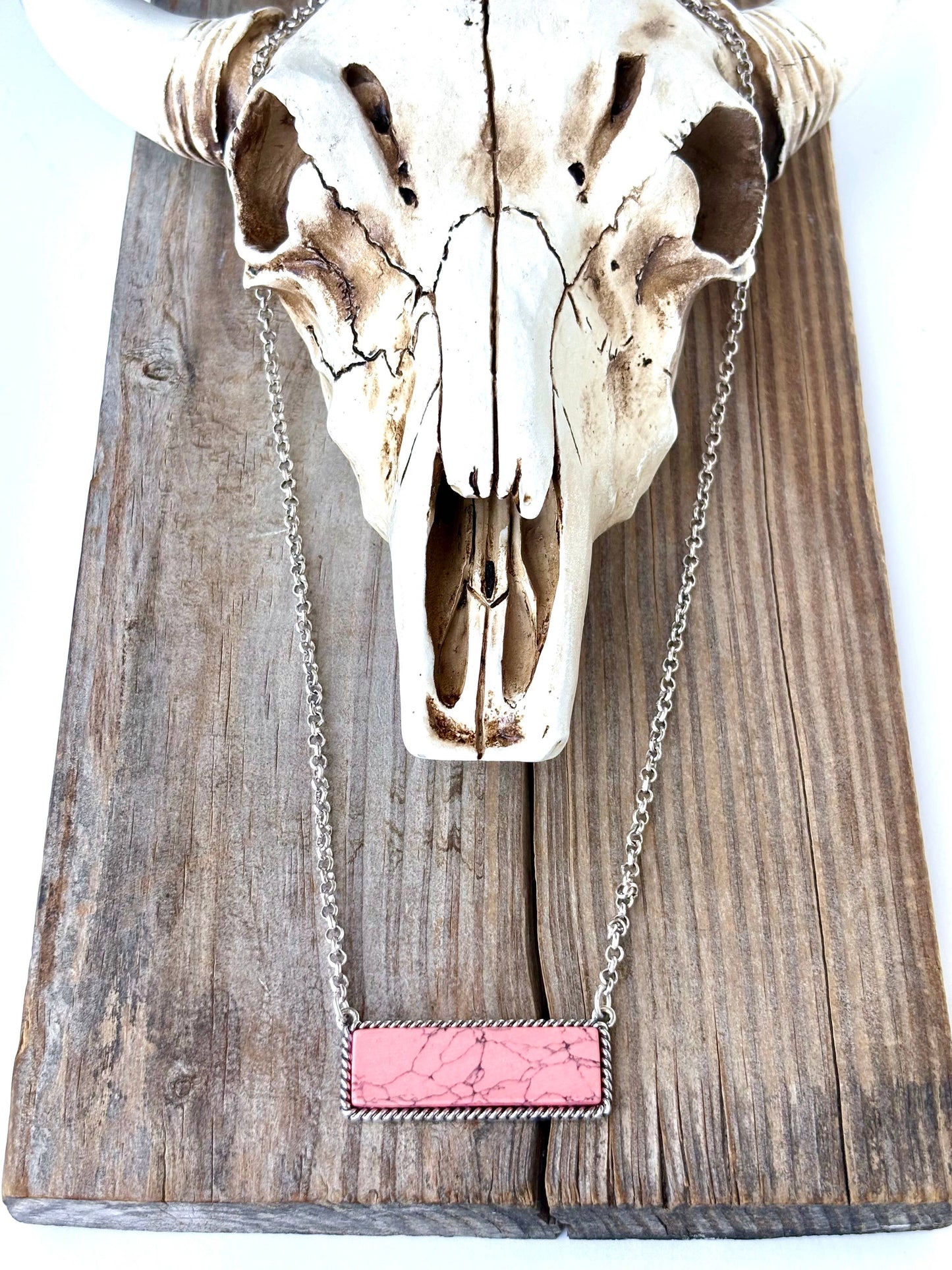 Western Style Stone Bar Pendant Necklace: Black