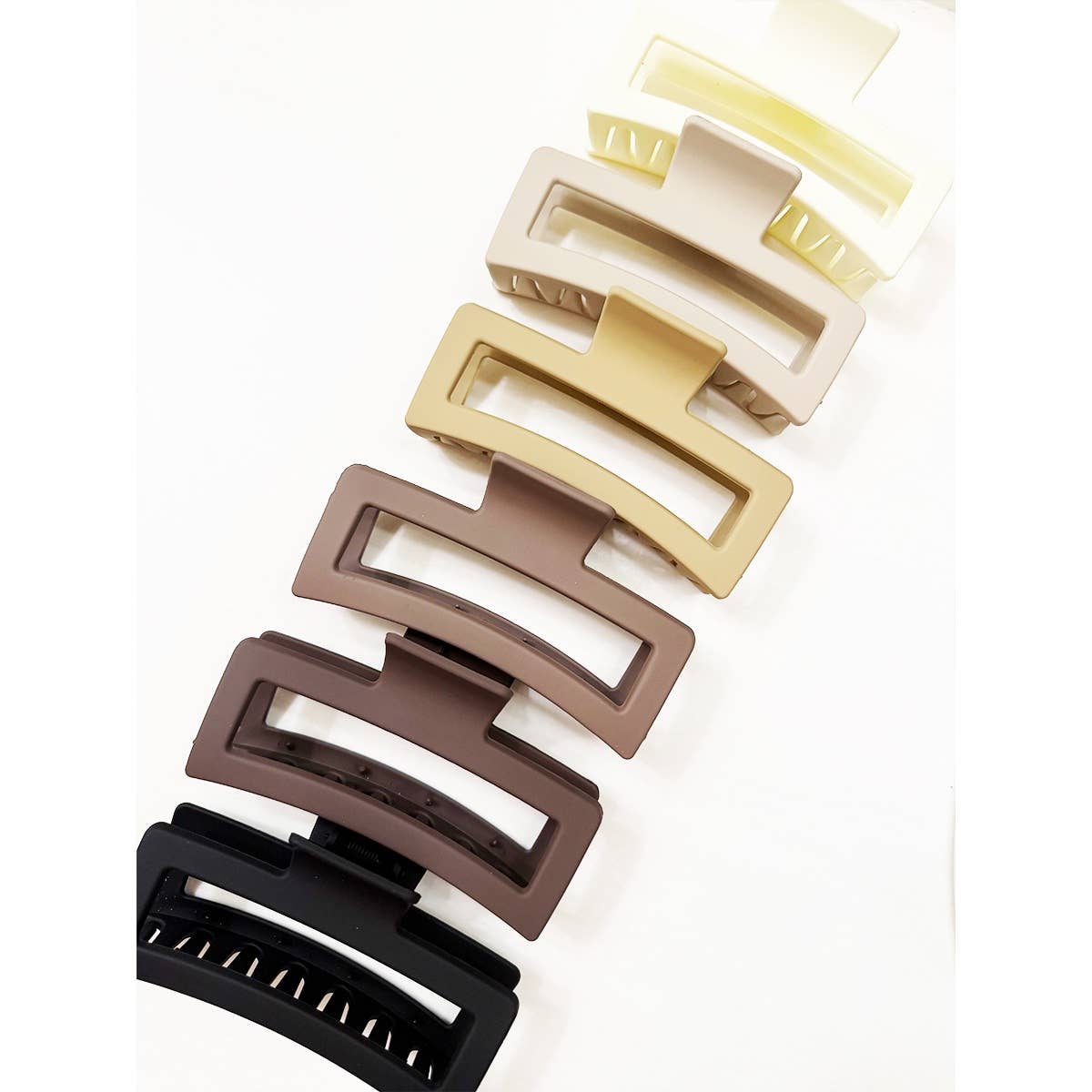 Matte Jumbo Cut Out Rectangle Hair Claw: MIX COLOR