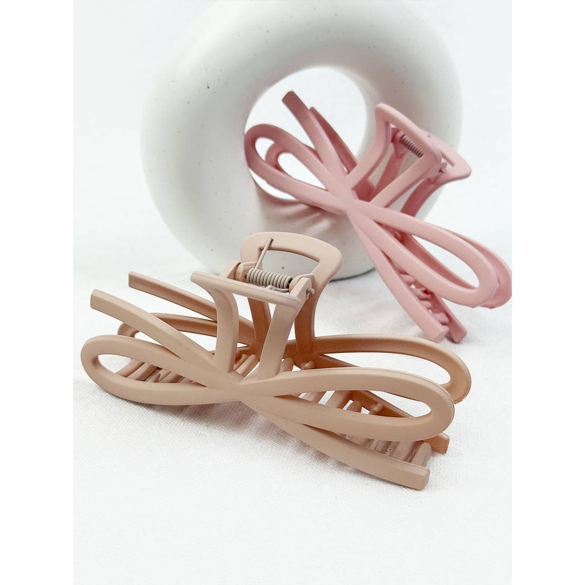 Soft Tone Jumbo Knotted Bow Hair Clip Claw: MIX COLOR