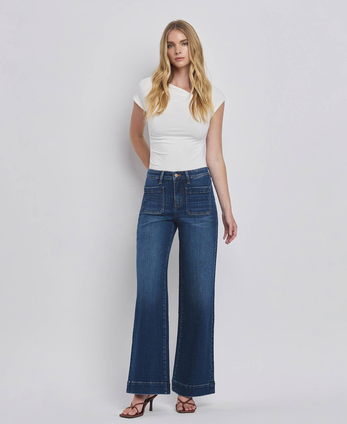 HIGH RISE PATCH POCKET TROUSER  HEM WIDE JEANS F5764D: DARK DENIM