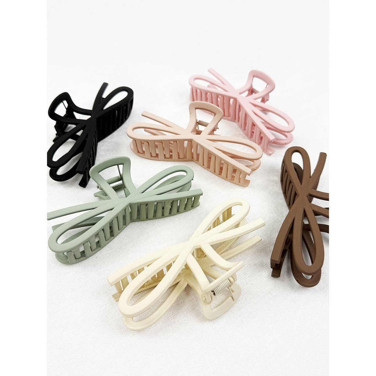Soft Tone Jumbo Knotted Bow Hair Clip Claw: MIX COLOR