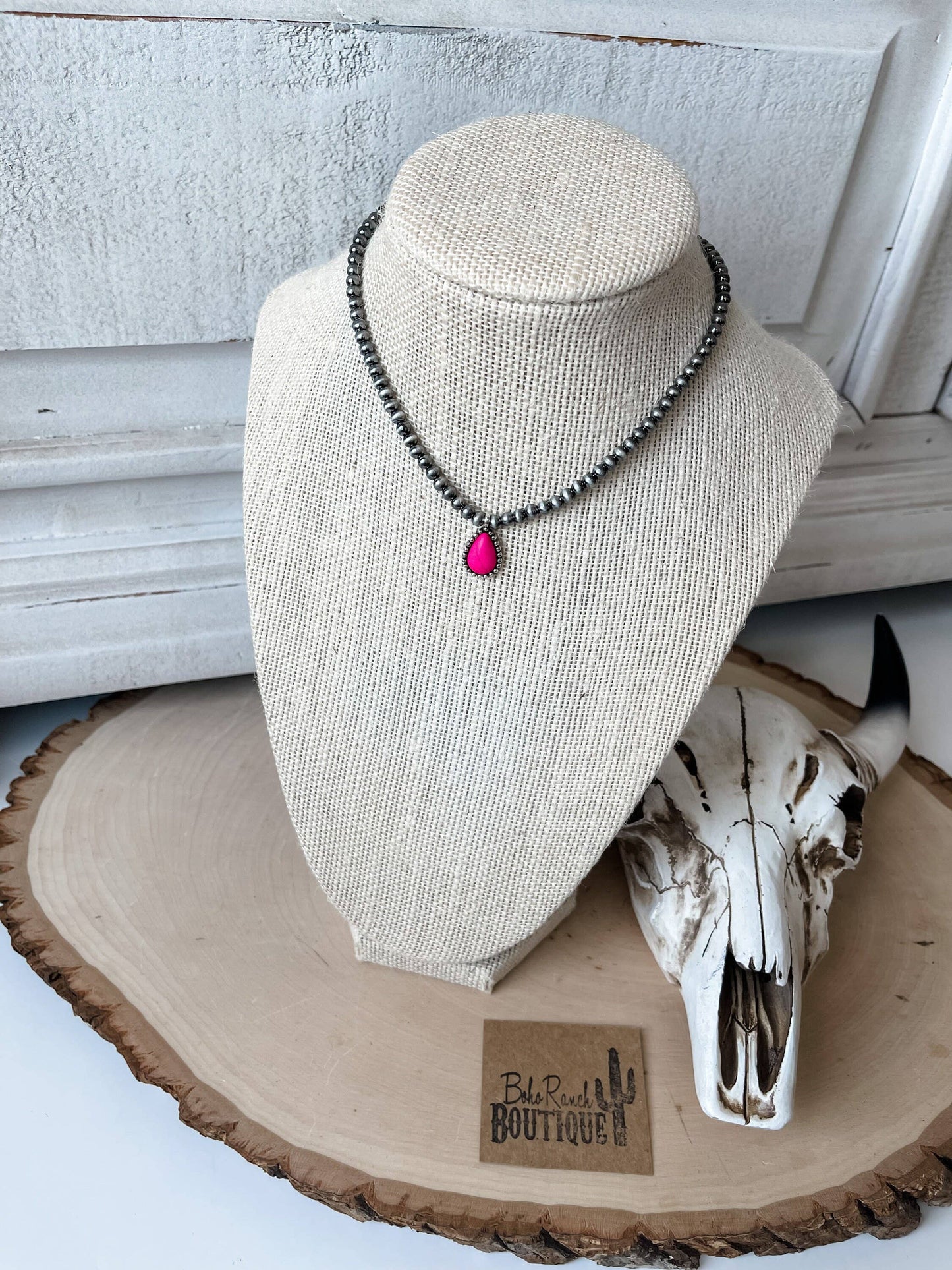 Teardrop Stone Pendant Navajo Bead Choker Necklace: Black