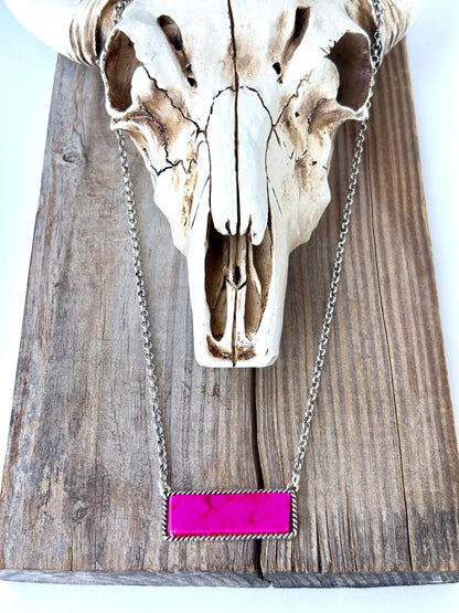 Western Style Stone Bar Pendant Necklace: Black
